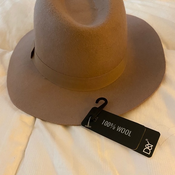 One size three 100%Wool brand new fix or hats. Tan, Gray, blue. - Picture 3 of 3